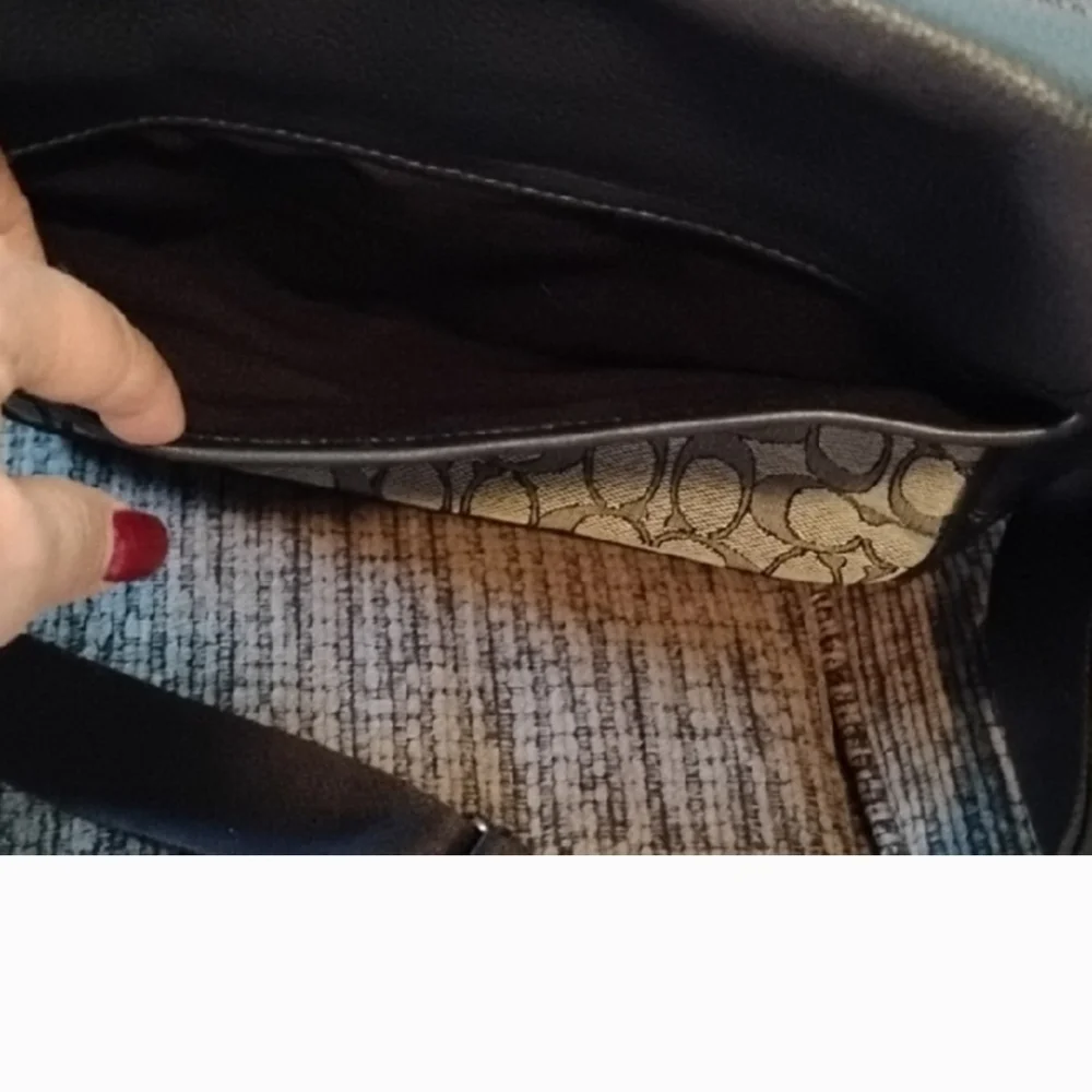 Coach Signature Messanger/map Bag - Picture 7 of 7